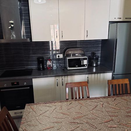 Family Apartments Sarandë Esterno foto
