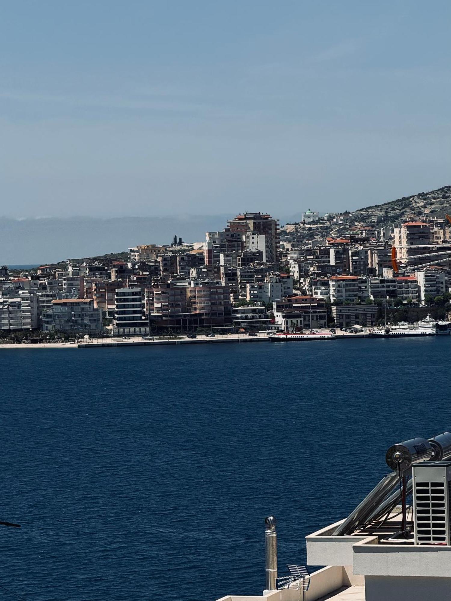 Family Apartments Sarandë Esterno foto